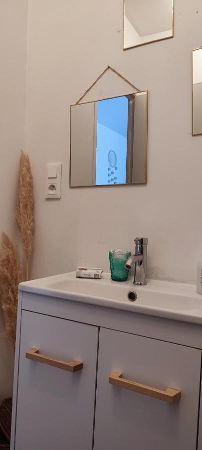 L'Appartement 7 - Centre Ville-Parking-Tv-Wifi Tarbes Bagian luar foto